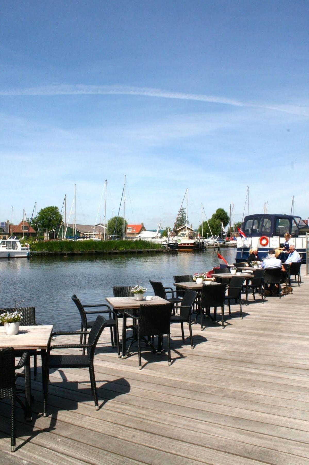 Hotel Oostergoo Grou Exteriör bild